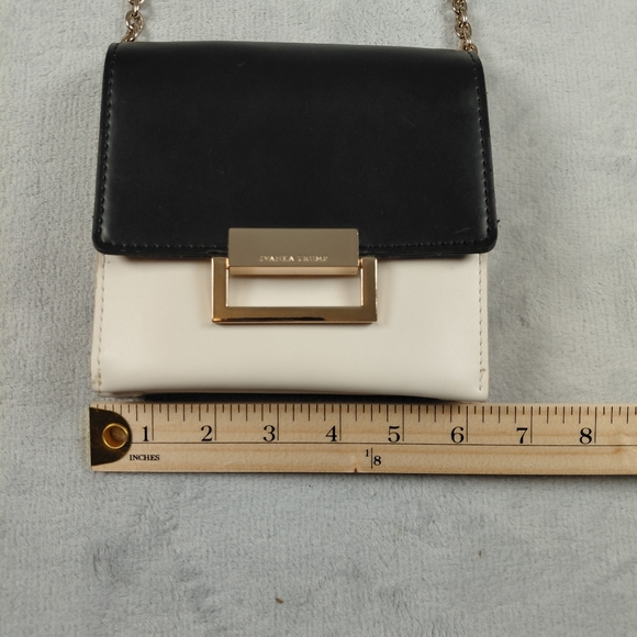 Ivanka Trump Small Purse - Picture 13 of 13